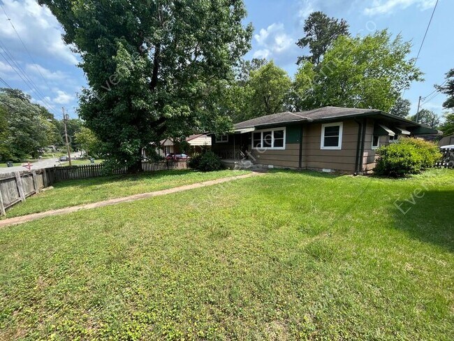 Building Photo - 4700 Tomahawk Trail
