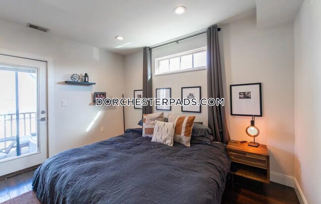 Foto del edificio - 72 Savin Hill Ave