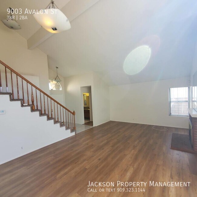 Building Photo - 3 bedroom Home Available
