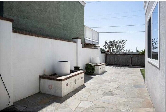 Foto del edificio - 34601 Calle Portola