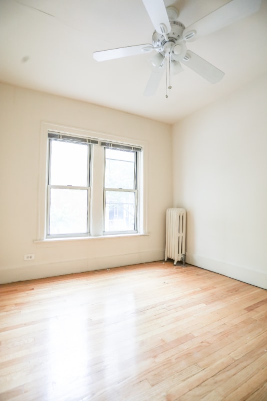 Building Photo - 1100 W Roscoe St