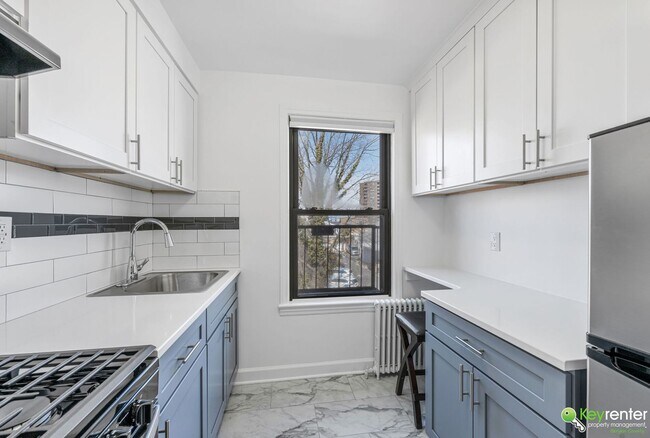 Foto del edificio - Renovated Studio with easy access to NYC
