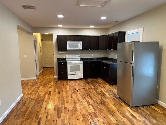 Building Photo - 38 Columbia St