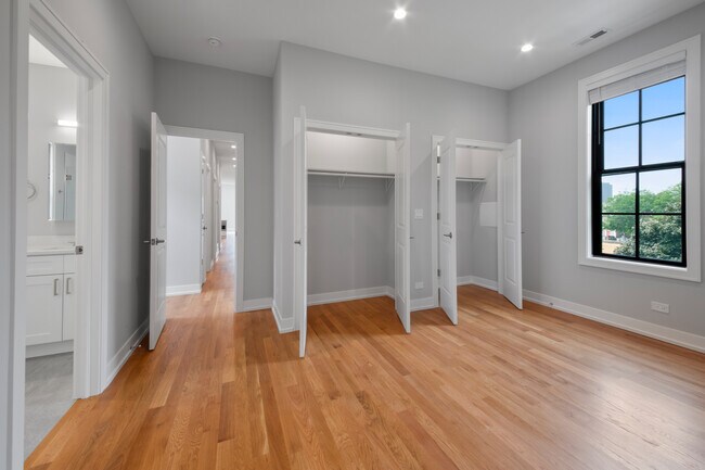 Foto del edificio - 1339 N Noble St