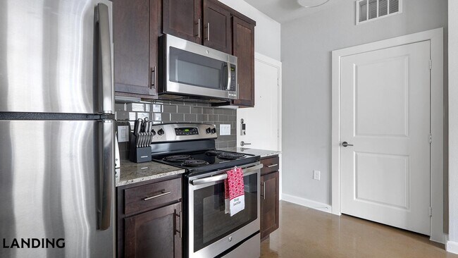 Foto del edificio - 4300 Cromwell Dr