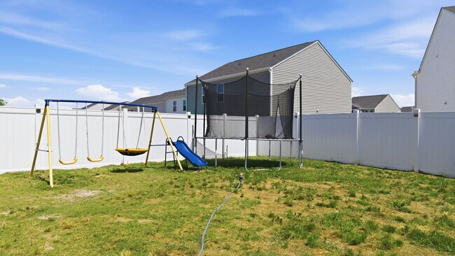 Foto del edificio - 1160 Fowler Dr