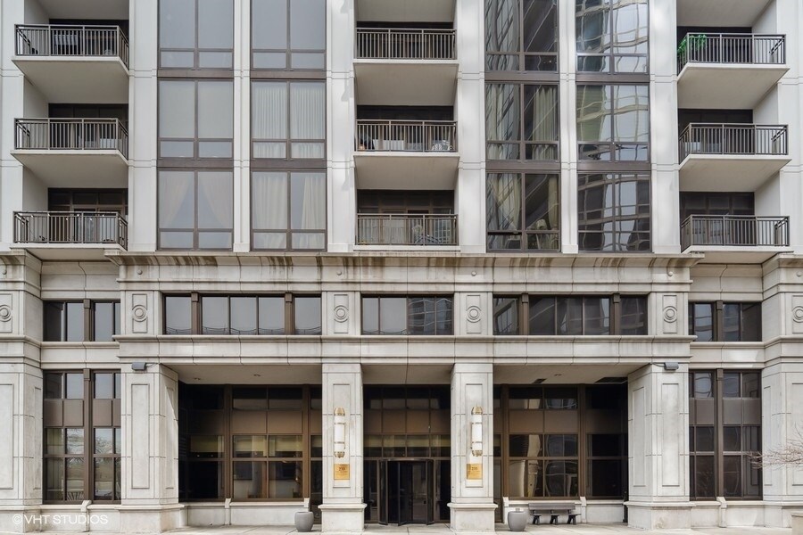 Foto principal - 233 E 13th St