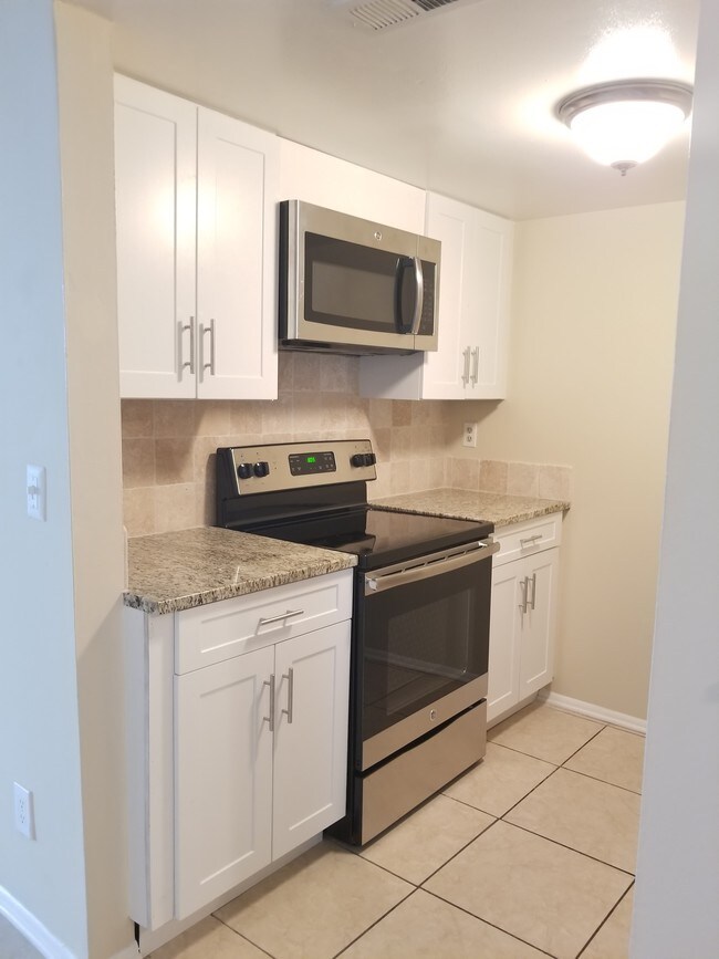 Urban Place Apartments 13401 N 50th St Tampa, FL Apartments for