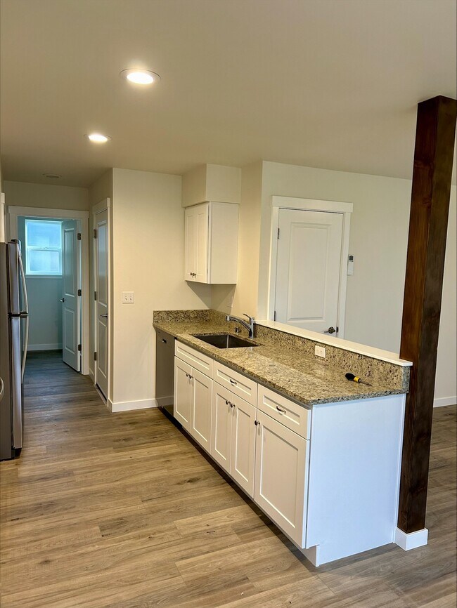 200 Front St Unit A, Sumas, WA 98295 Condo for Rent in Sumas, WA