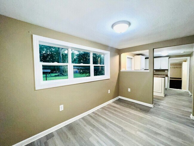 Foto del edificio - 8310 Bellflower Rd