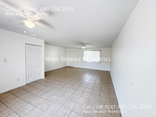 Building Photo - 1634 E Donner Dr