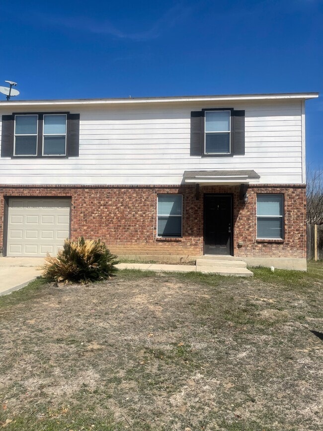 Building Photo - 620 Northgap Dr