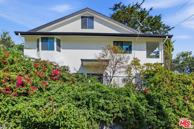 Building Photo - 1301 Angelus Ave