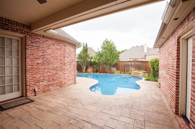 Foto del edificio - 8100 Rosemont Dr