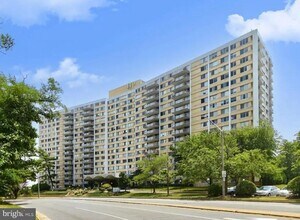Building Photo - 301 N Beauregard St