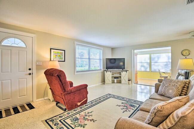 Foto del edificio - 896 S Venice Blvd