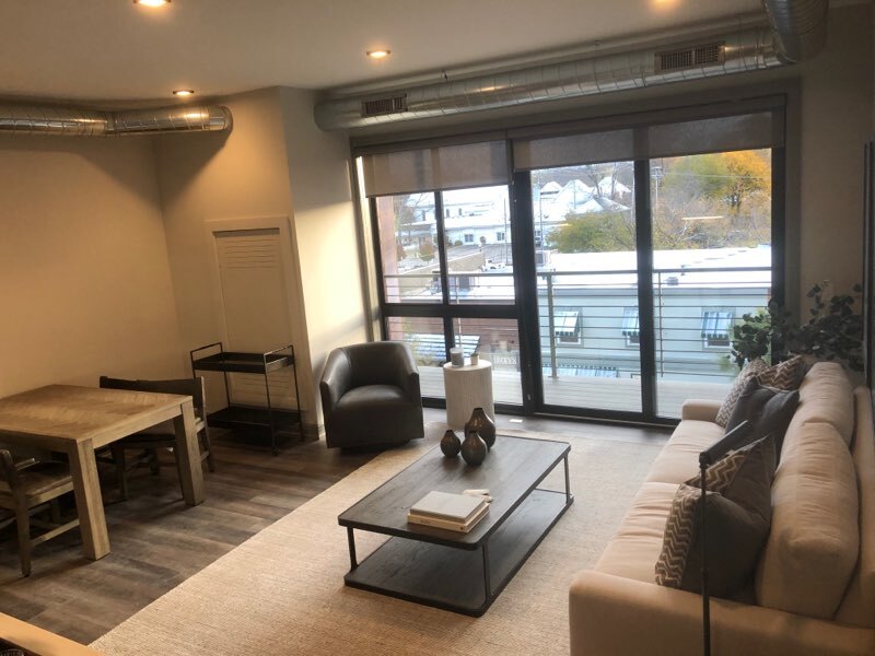 Foto principal - 120 S Broadway St