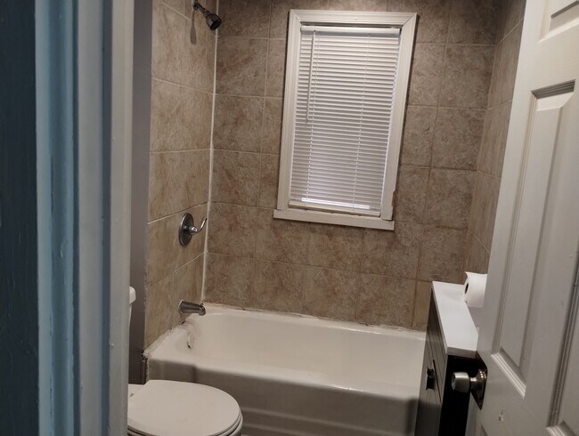 Building Photo - 8031 S Burnham Ave