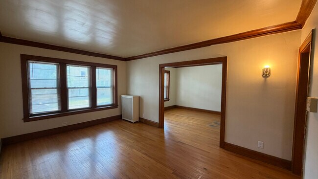 Foto del edificio - 5304 W Potomac Ave