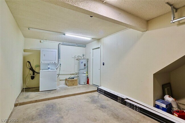 Foto del edificio - 3181 Pinehurst Dr