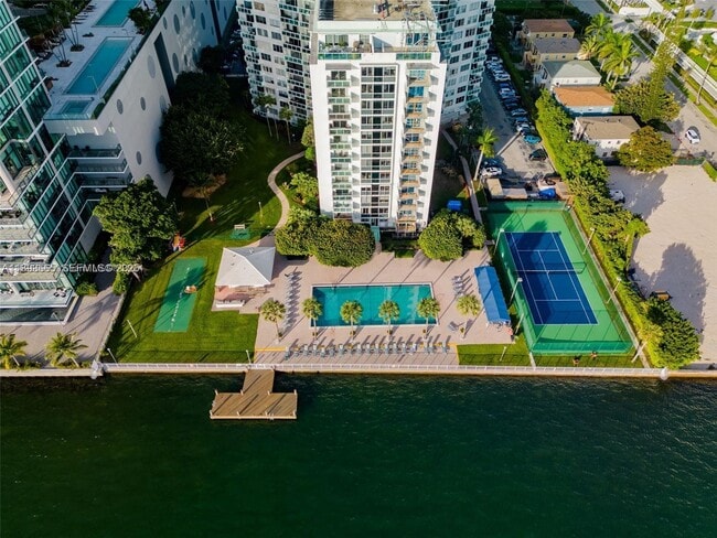 Foto del edificio - 3301 SW 5th St