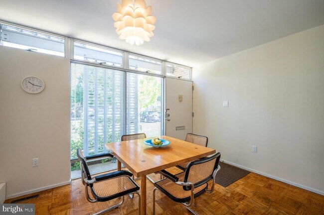 Entryway and dining area - 380 N St SW
