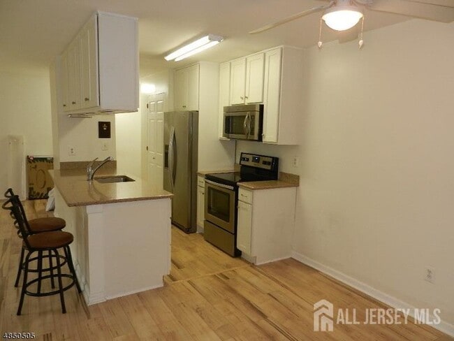 Building Photo - 54 Norwich Pl