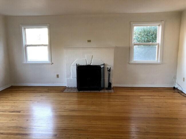Building Photo - Updated 3 bedroom Whittier Heights Home Wa...
