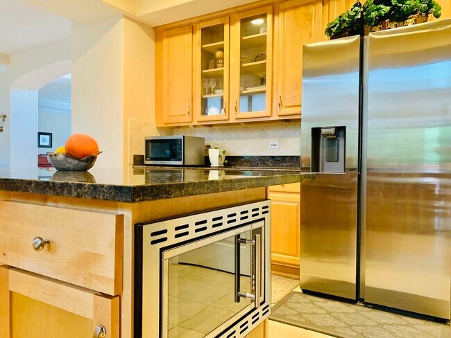 Foto del edificio - 3902 Gladstone Dr
