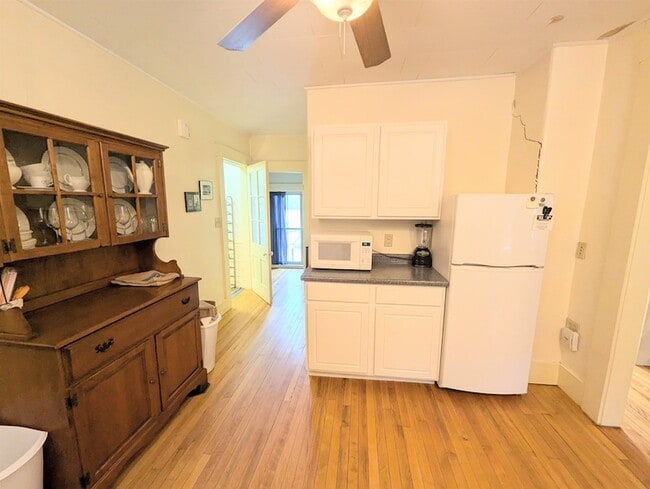 Foto del edificio - 613 Summer St