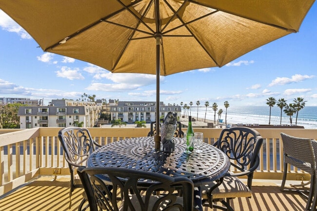 Building Photo - 999 N Pacific St