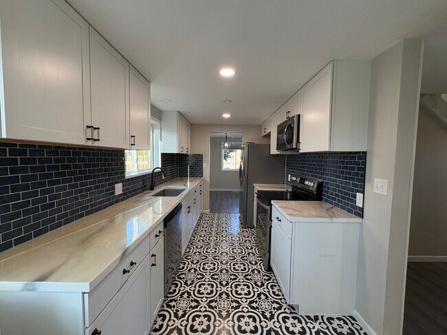 Foto del edificio - 2435 Piros Dr