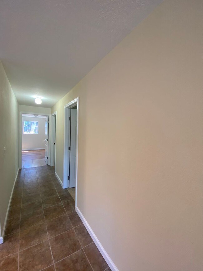 Foto del edificio - 914 Lincoln Ave (LO)