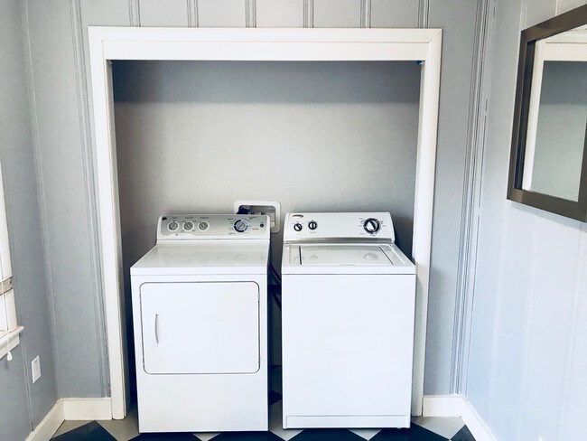 Private Laundry - 2614 F St