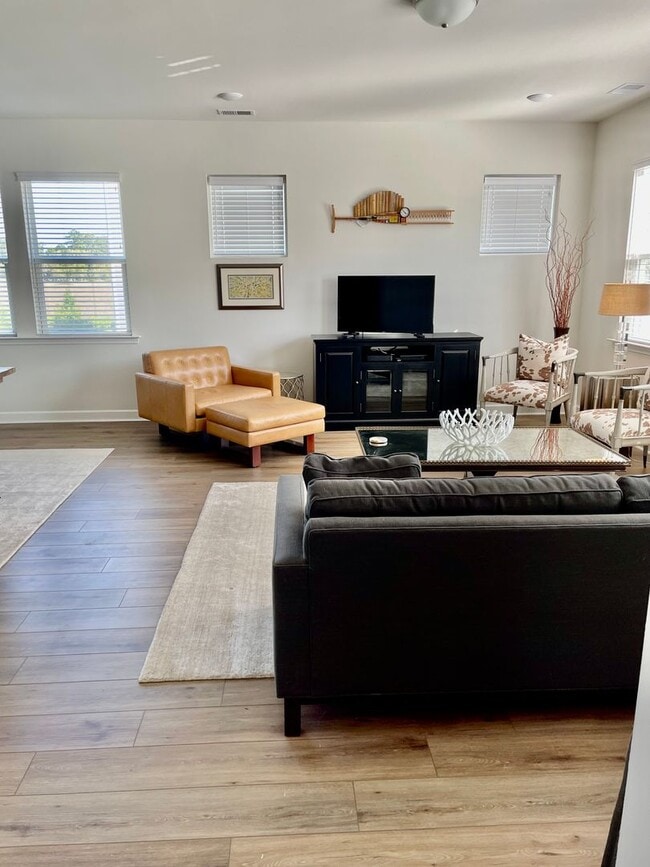 Building Photo - Spacious Newly Built Townhome in West Ashley