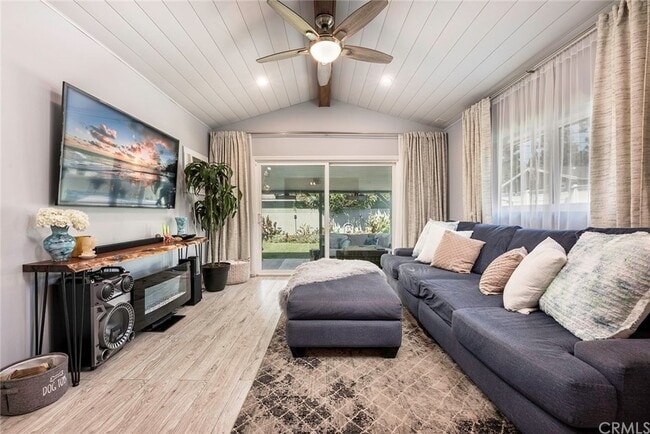 Building Photo - 5635 Pimenta Ave