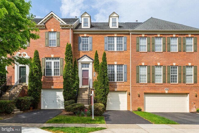 Building Photo - 434 Highland Ridge Ave