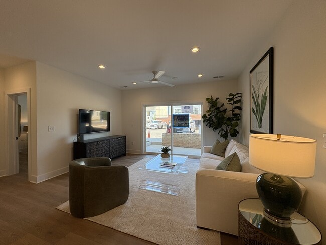 Building Photo - 420 Capstone Dr