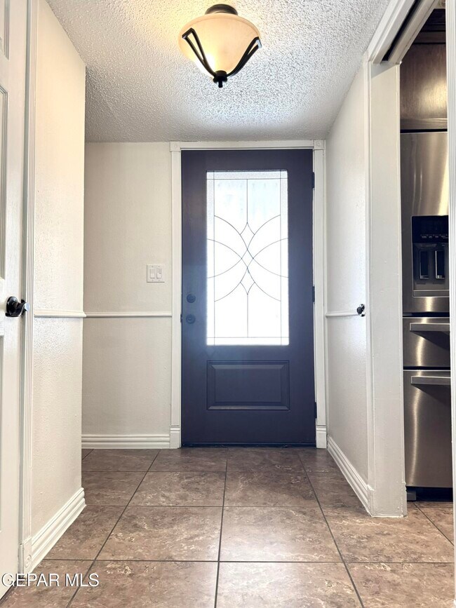 Foto del edificio - 10288 Lakeview Dr