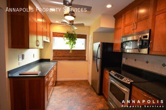 Foto del edificio - 40 Rockwell Ct