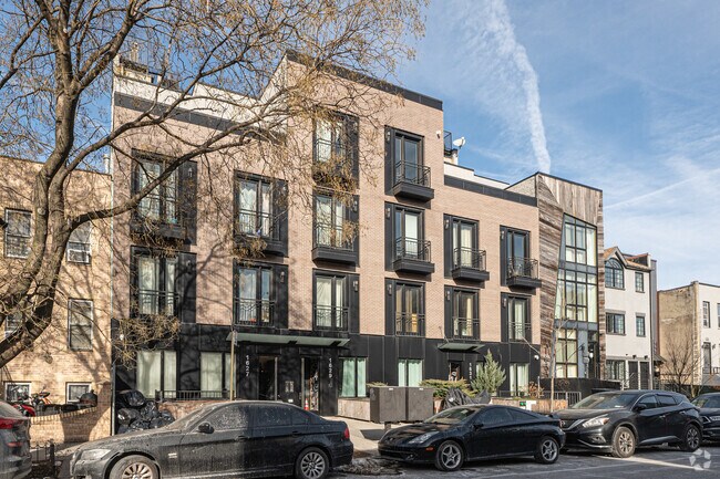 Building Photo - 1627 Pacific St