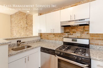 Building Photo - 1048 W Dickens Ave