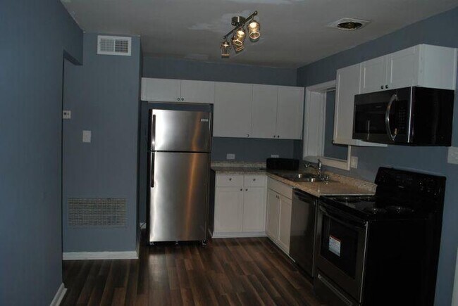 Foto del edificio - 948 Waverly Dr
