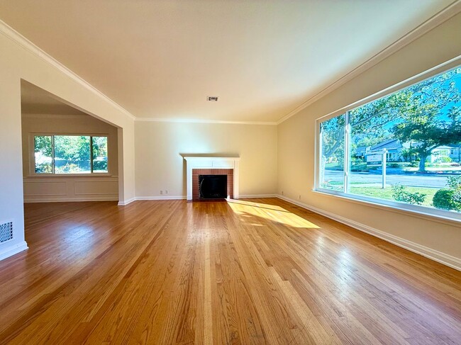 Foto del edificio - 1369 Norton Ave