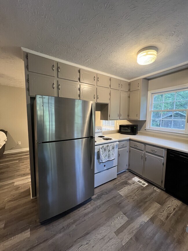 Foto del edificio - 1631 Rays Church Rd