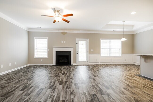 Foto del edificio - 1007 Stone Creek Ln