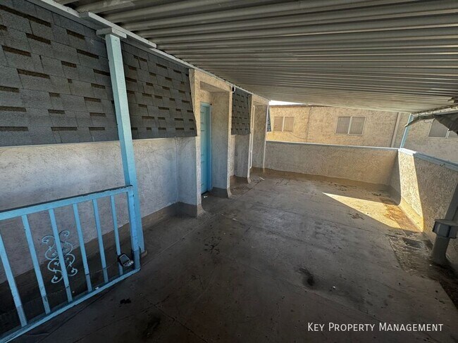 Foto del edificio - 3336 Sylvia St