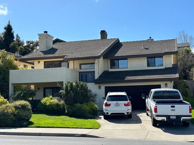 Building Photo - 815 Mirada Dr