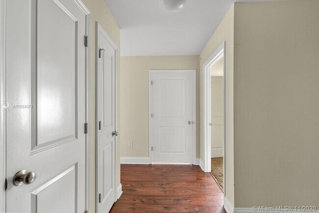 Building Photo - 280 Liberty Dr