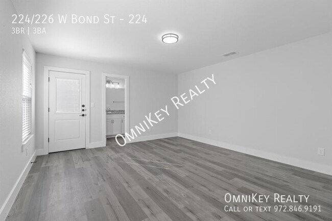 Foto del edificio - 224/226 W Bond St-224